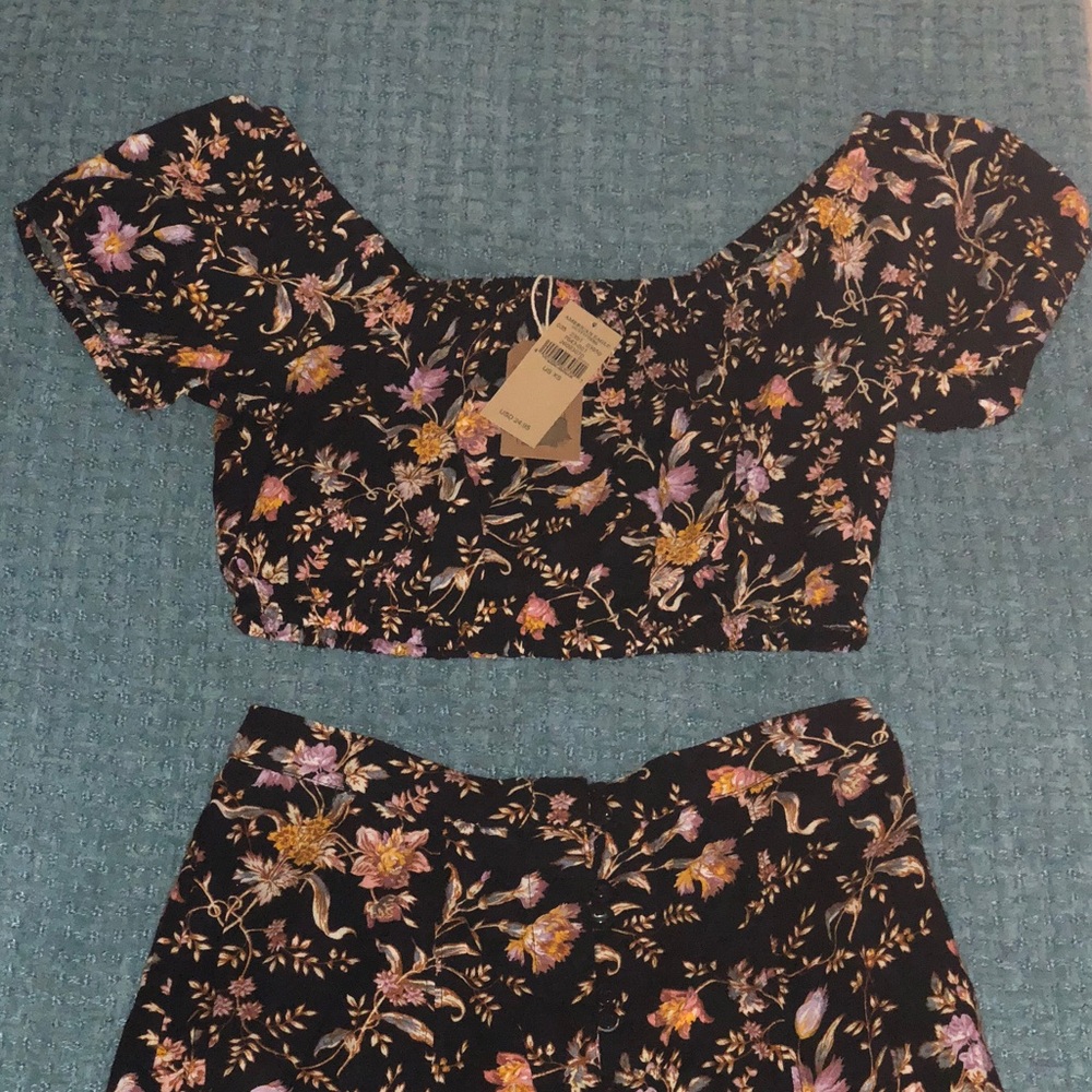 American Eagle Women’s Off Shoulder Crop Top Blk